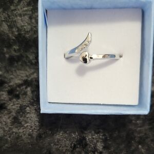 🆕️ Elegant Silvery Wing with heart Toe Ring Size 7.5